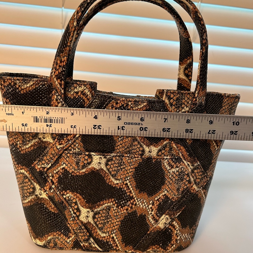 Kelly Wynne Snake-Print Mini Tote Bag in Rust/Brown and Black w/detachable strap - Picture 2 of 7